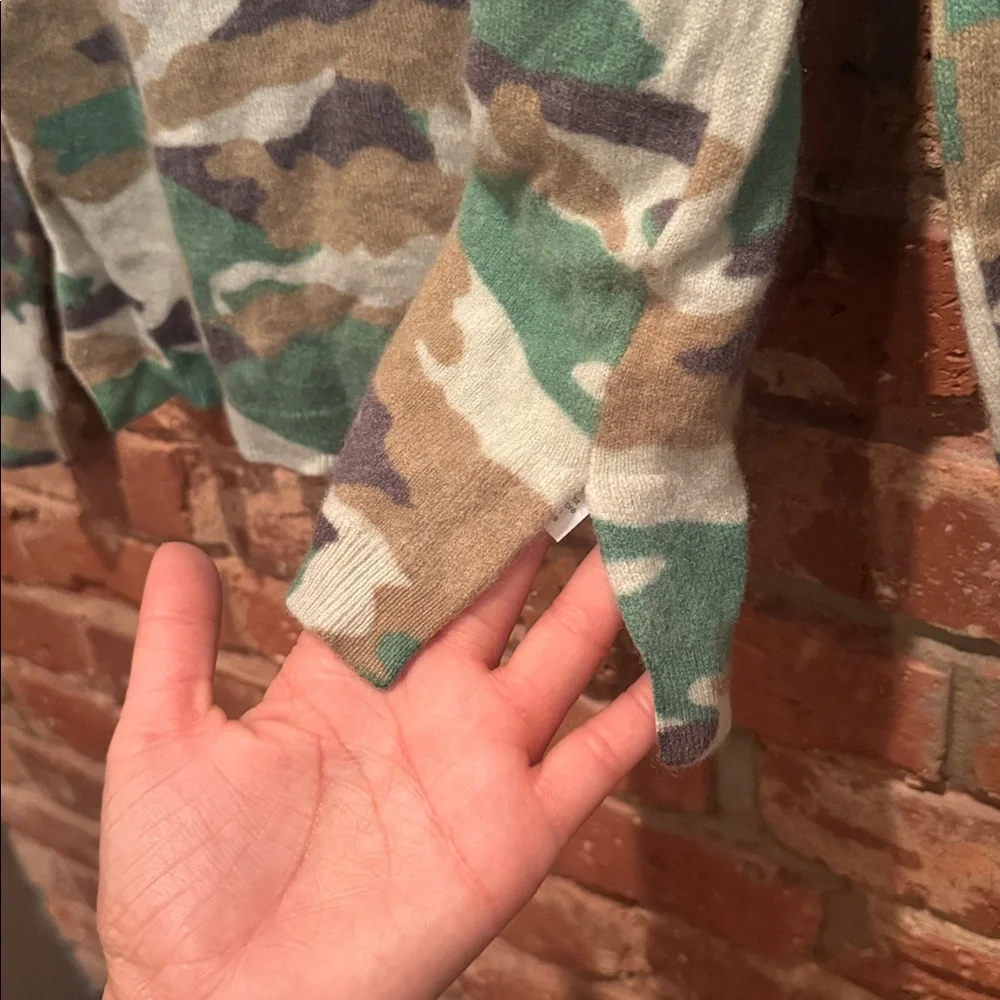 Camo Crewneck Sweater - 100% cashmere - Picture 5 of 6